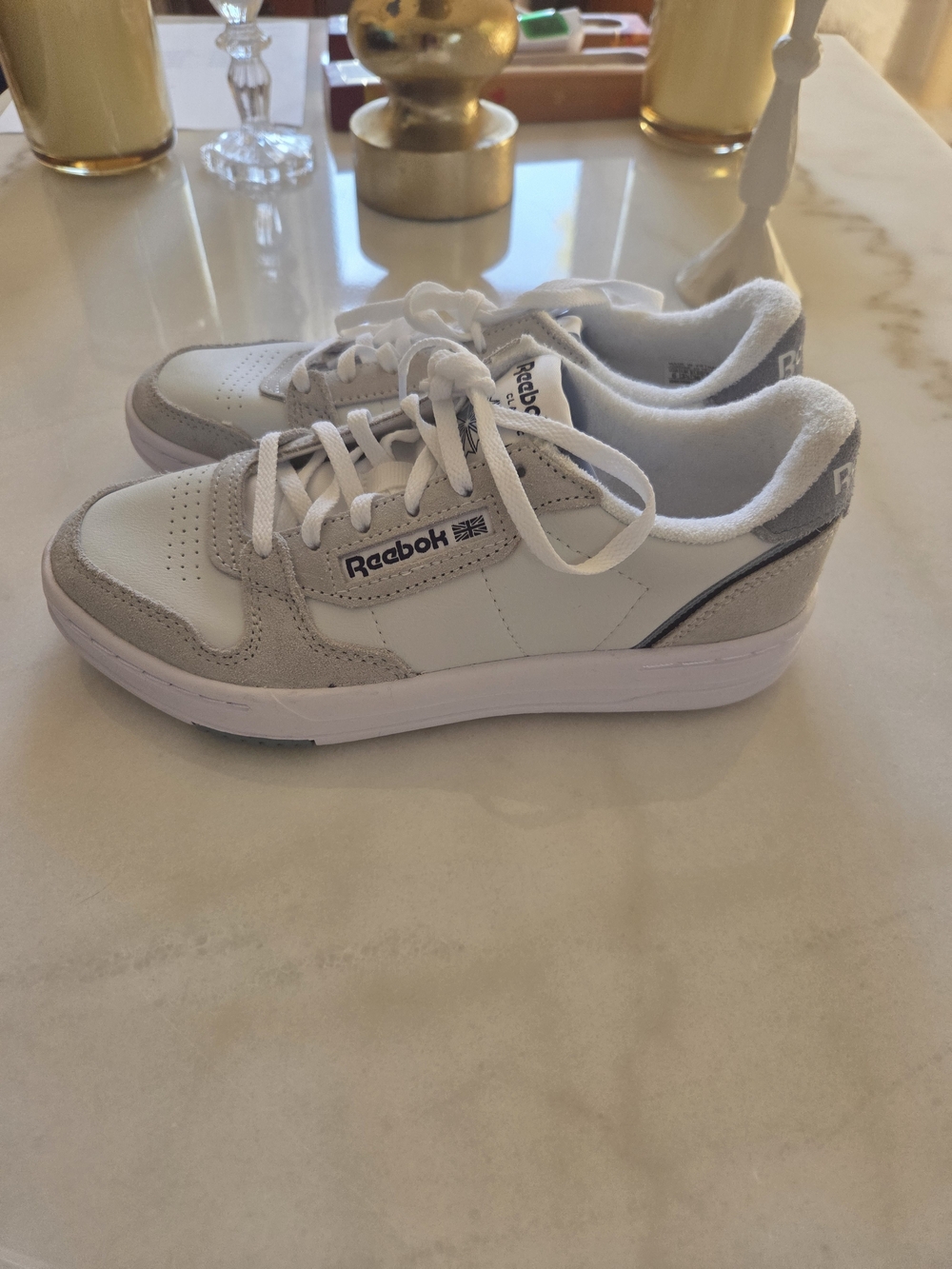 Reebok Womens Sneaker Brand New Size 6